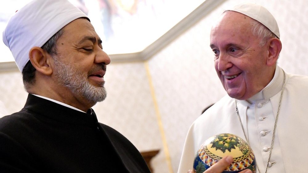 Papa recebe Grande Imame Al-Tayeb no Vaticano